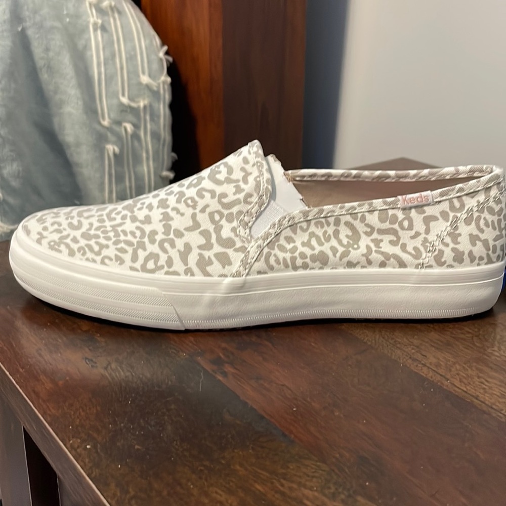 White and grey leopard print Keds